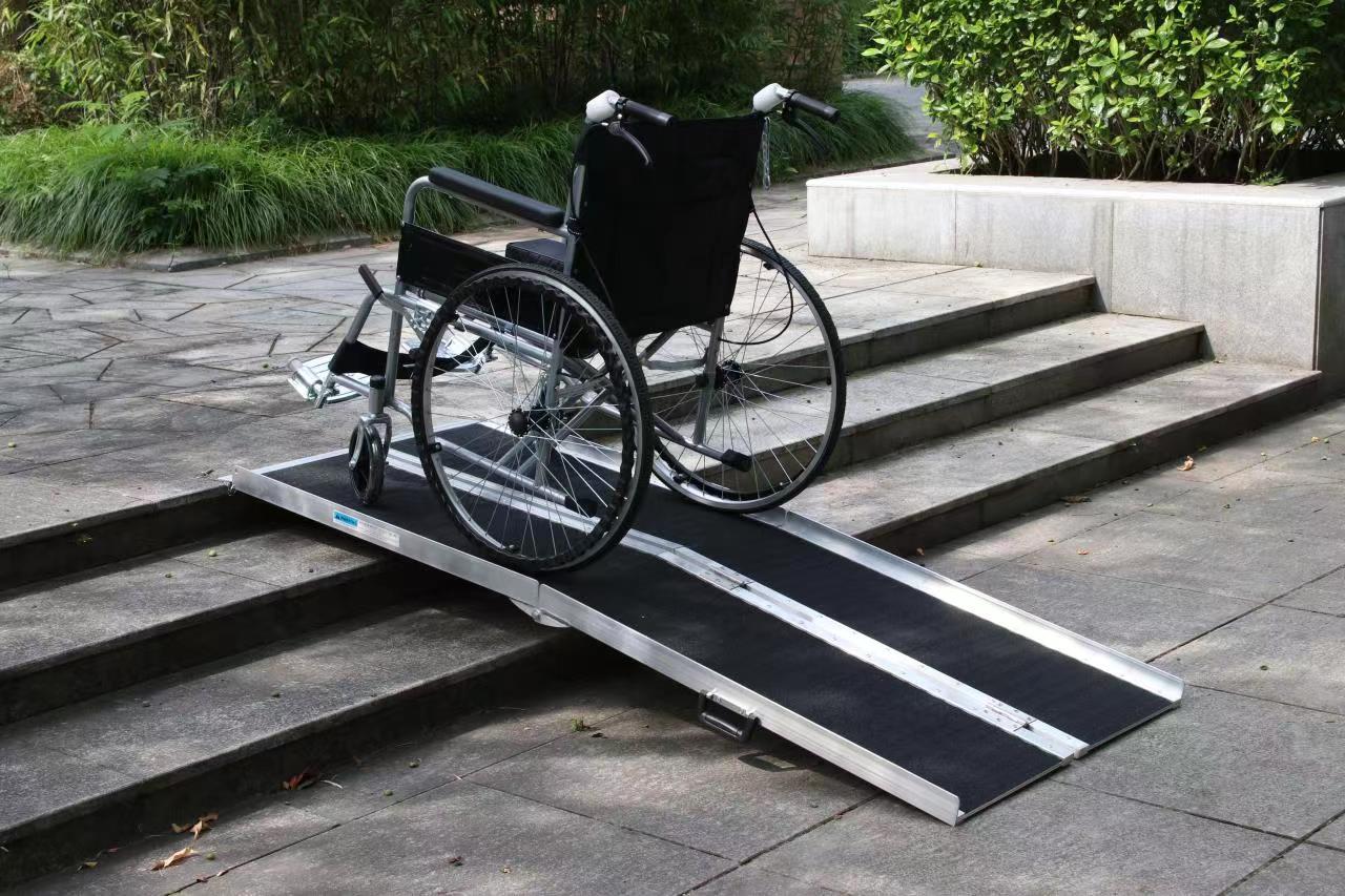 21013 Multi-Flod Aluminium Wheelchair Ramp